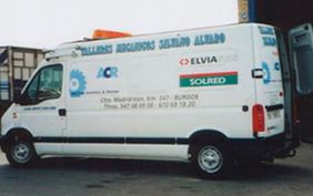 Talleres Silvano Álvaro van estacionada